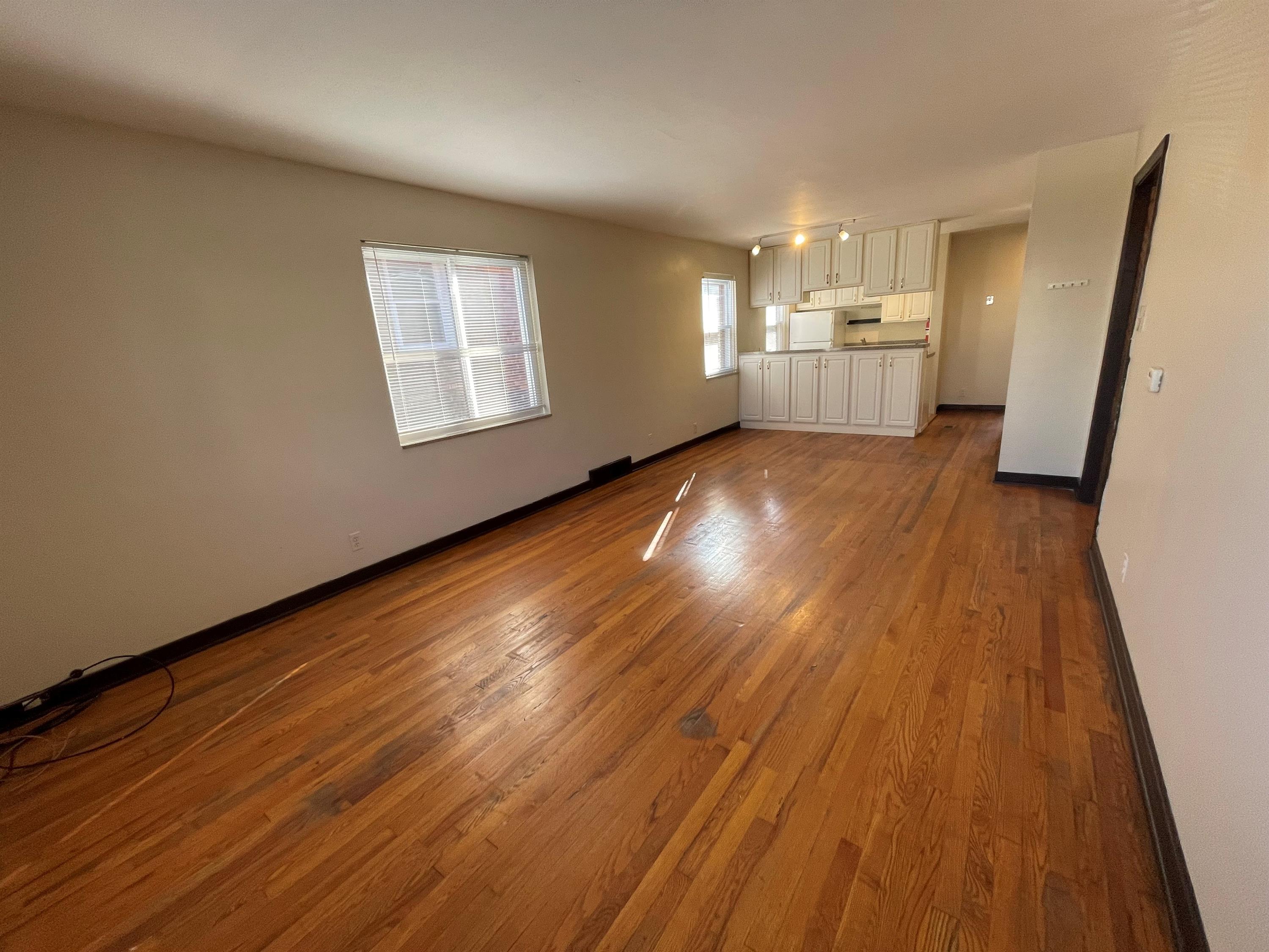 954 1/2 Kennebec St