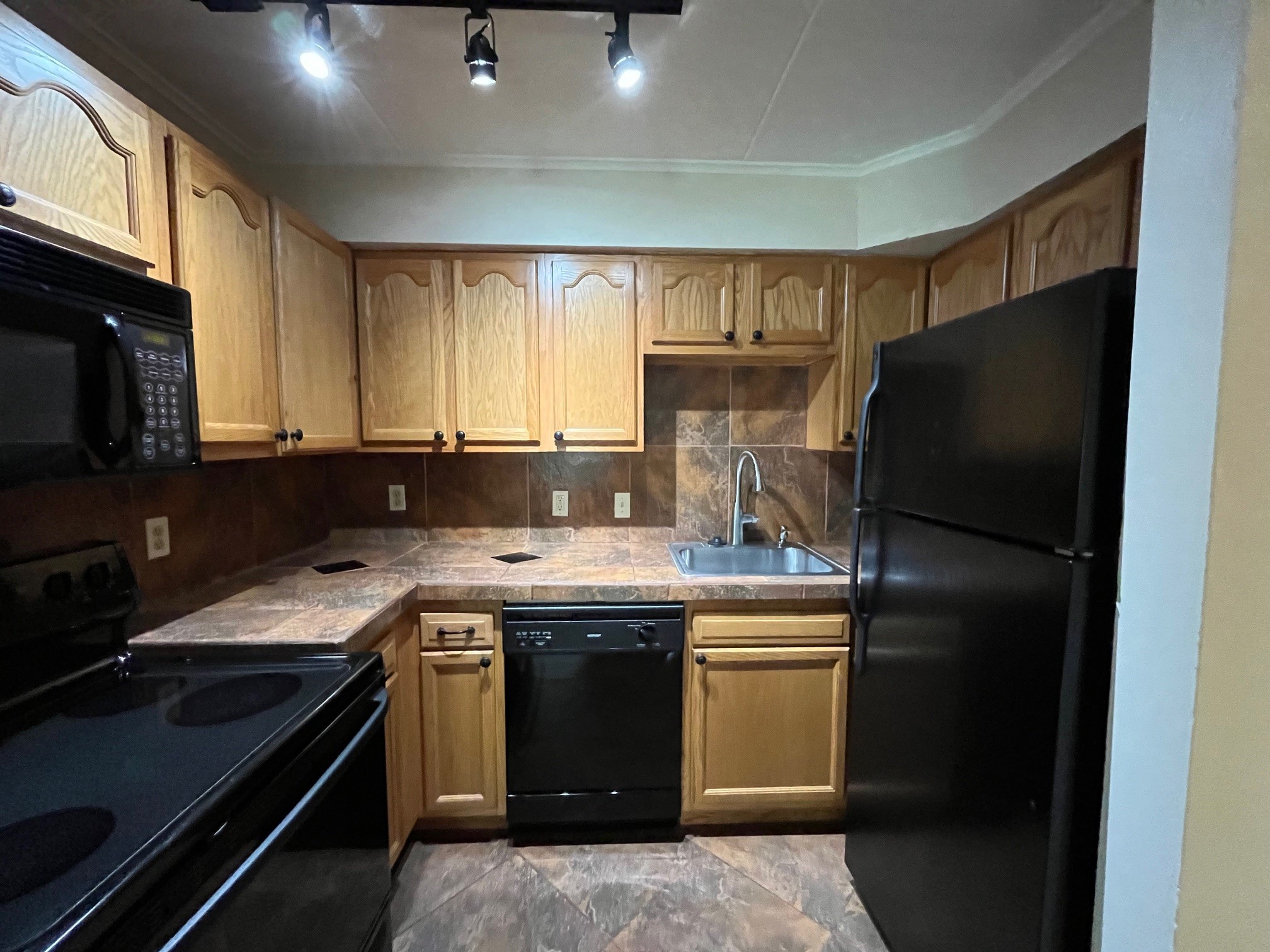 205 Robinson St. # 8