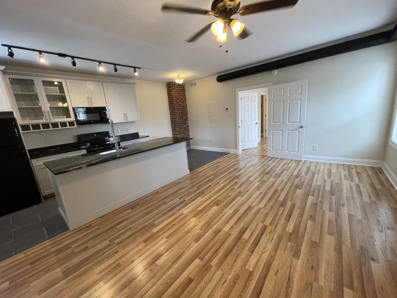 4924 Centre Ave #7