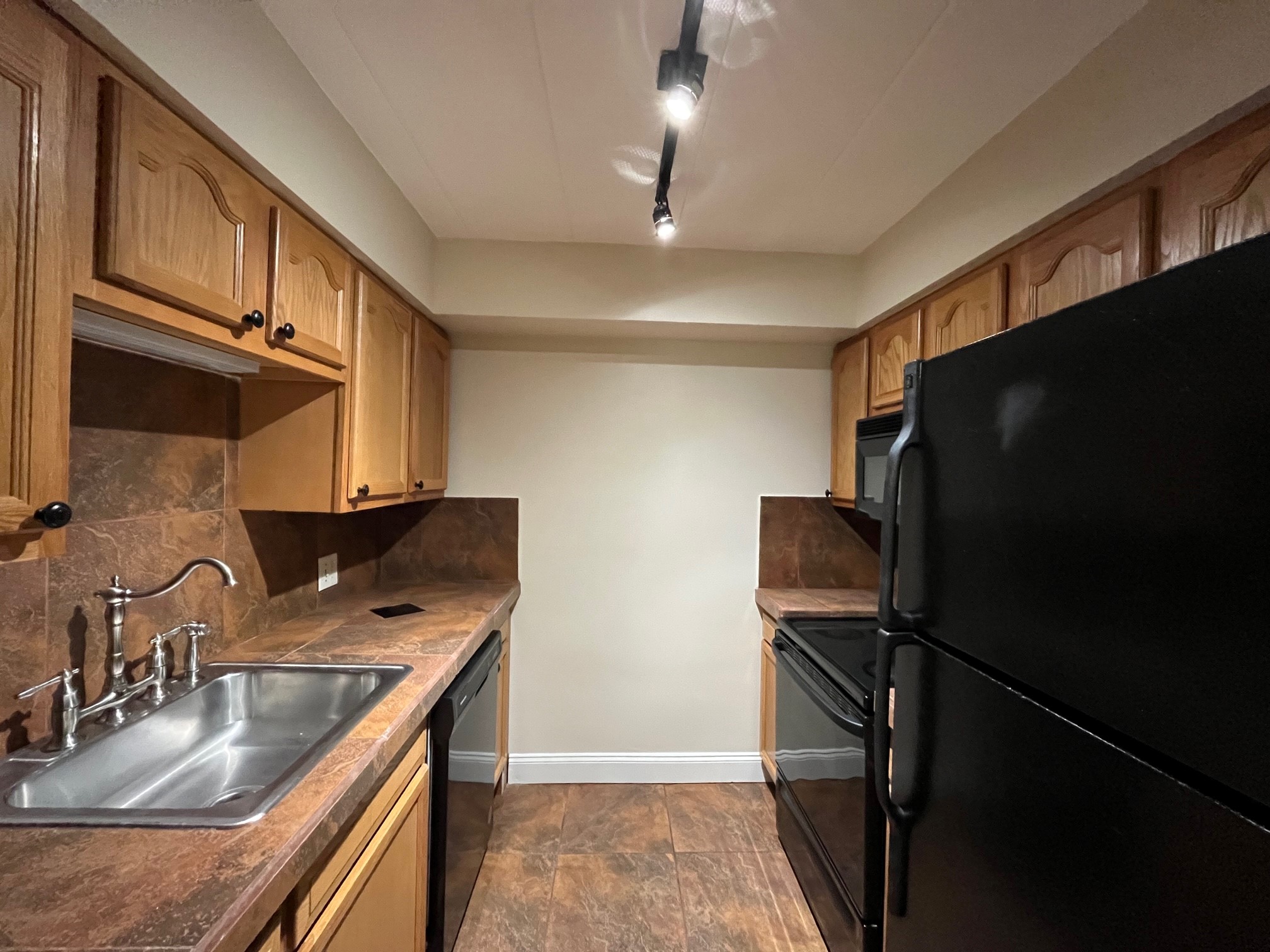 151 Robinson St. #25