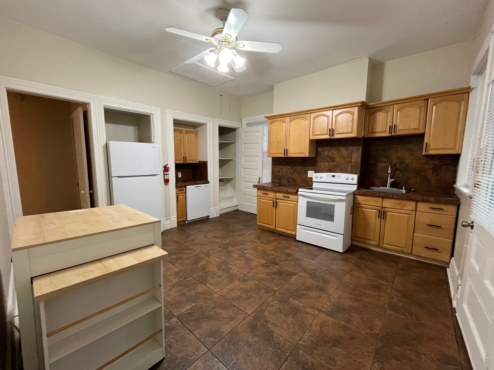 332 Stratford Ave #1