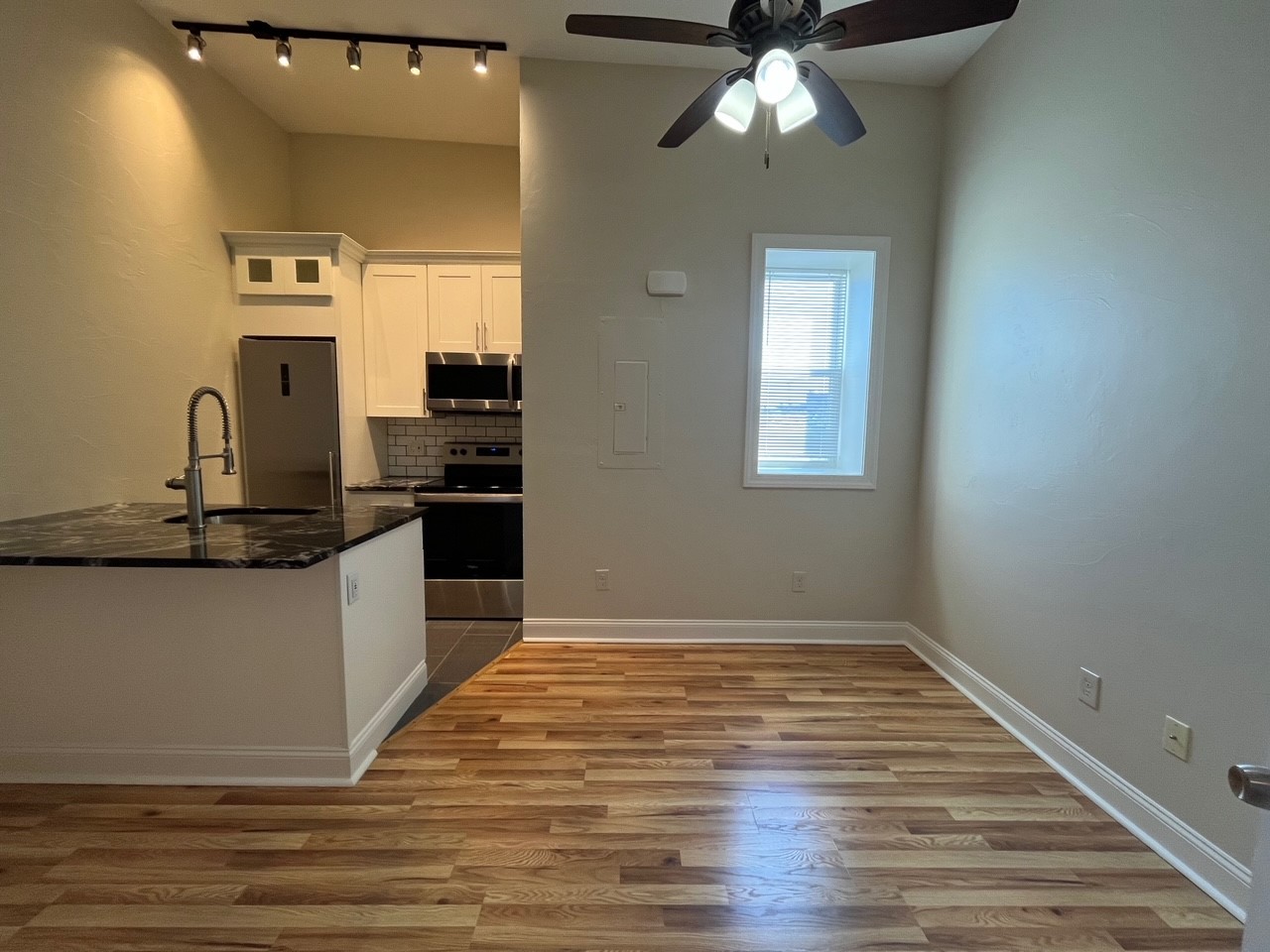 4028 Liberty Avenue #6