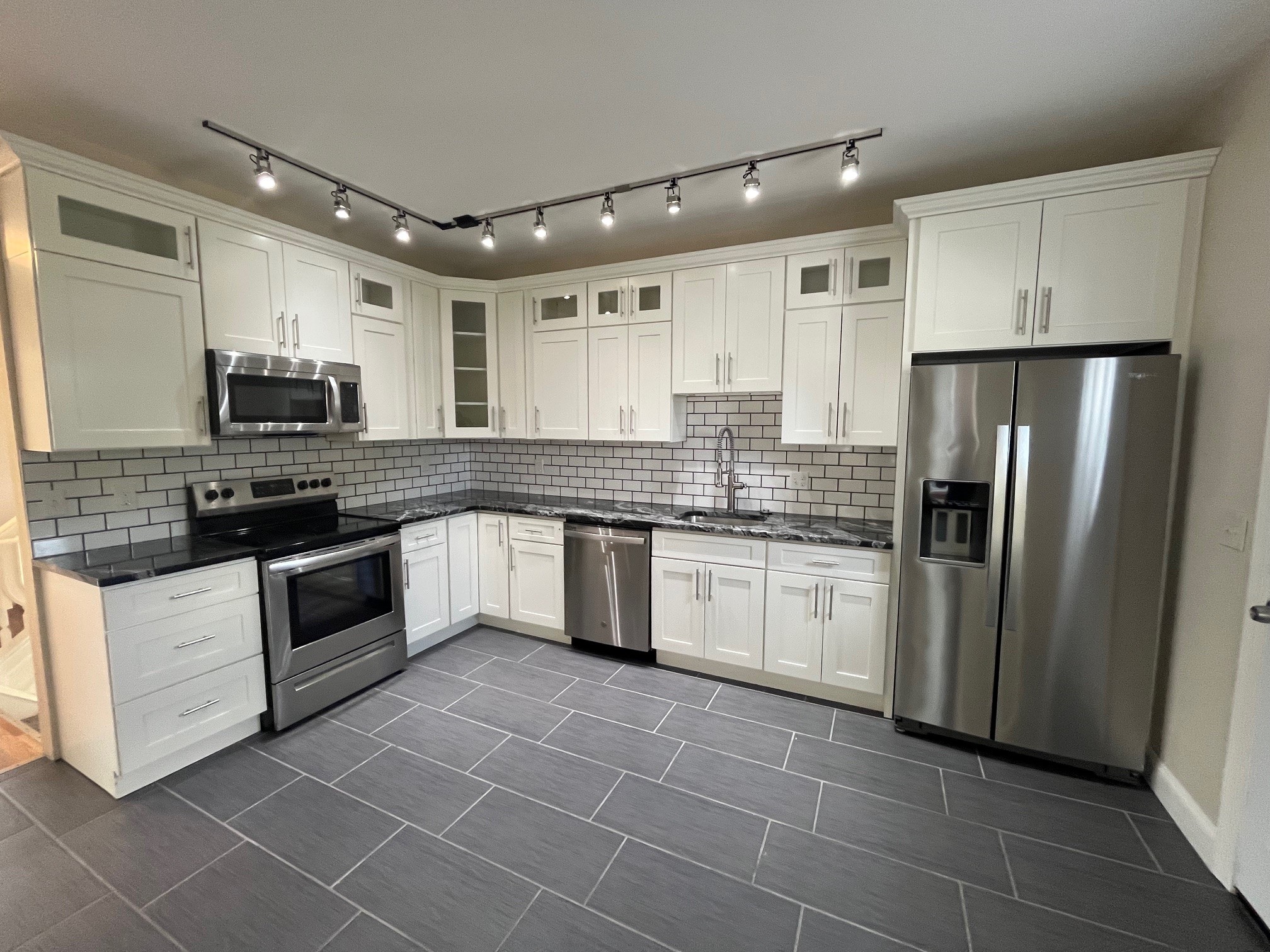 211 Amber St #2