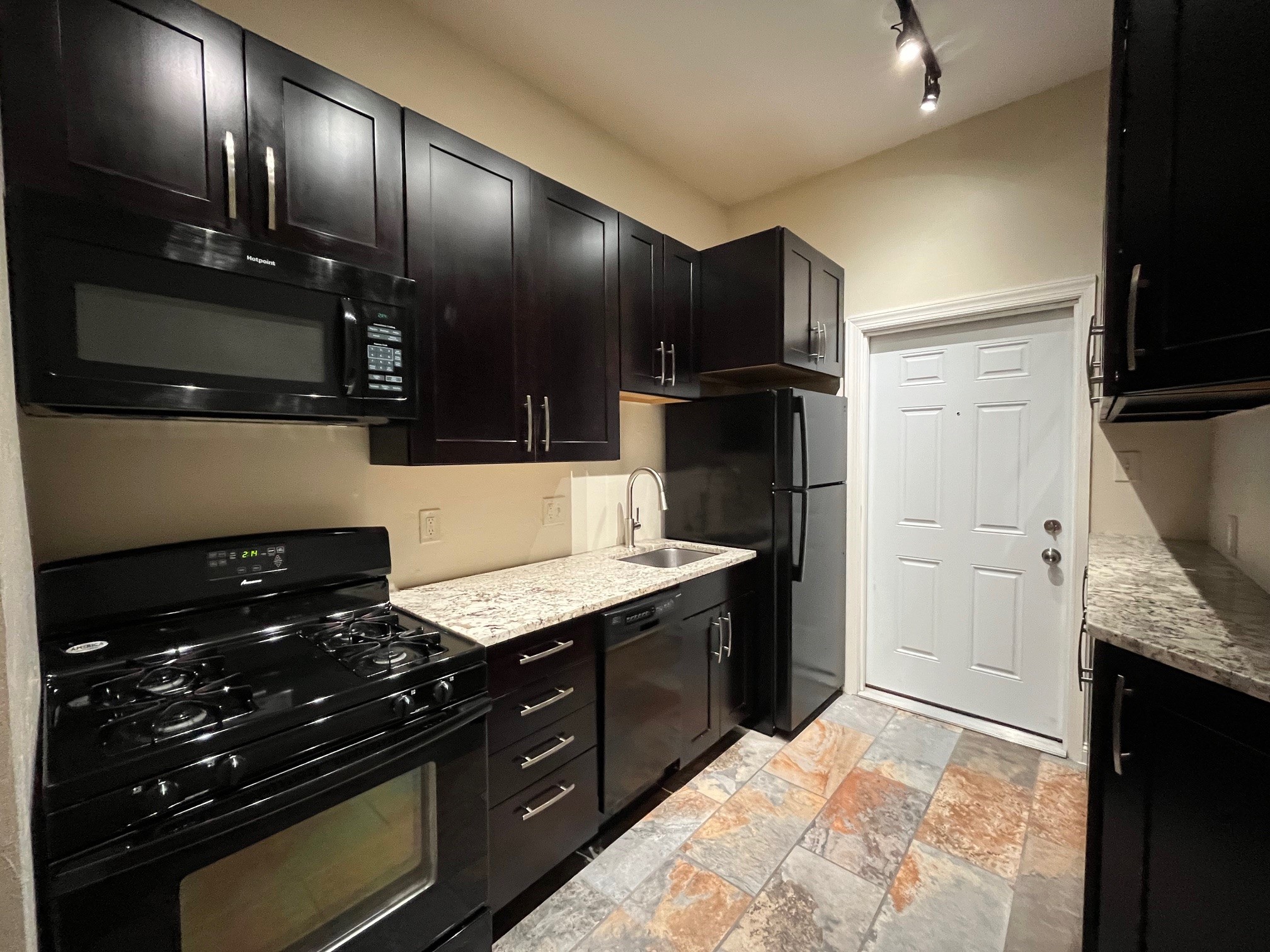 6710 McPherson Blvd. 1L