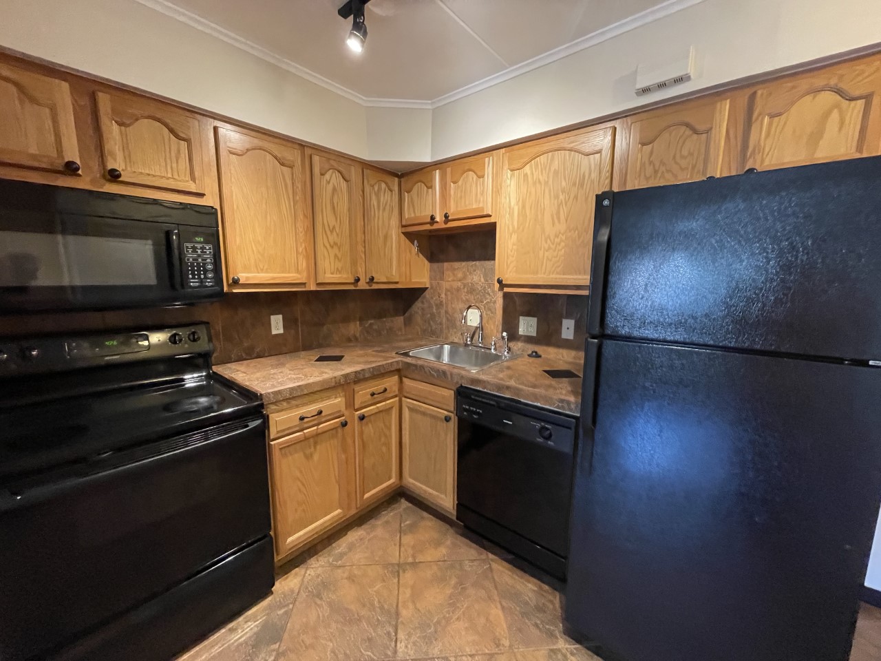 205 Robinson St. # 23