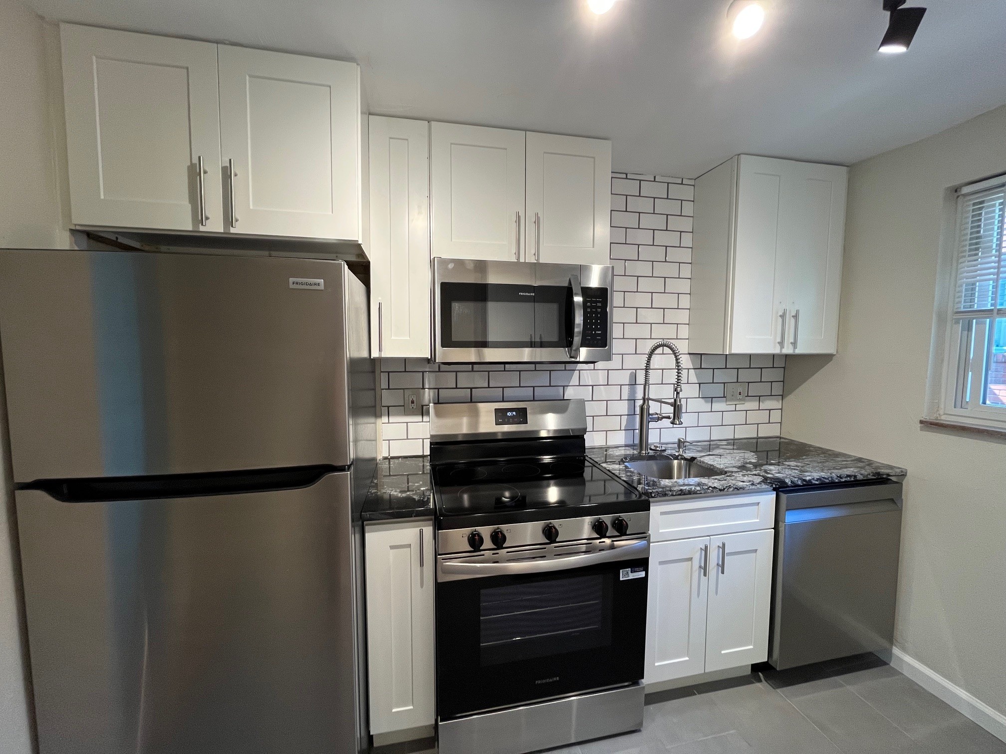 130 Lacrosse St. F4
