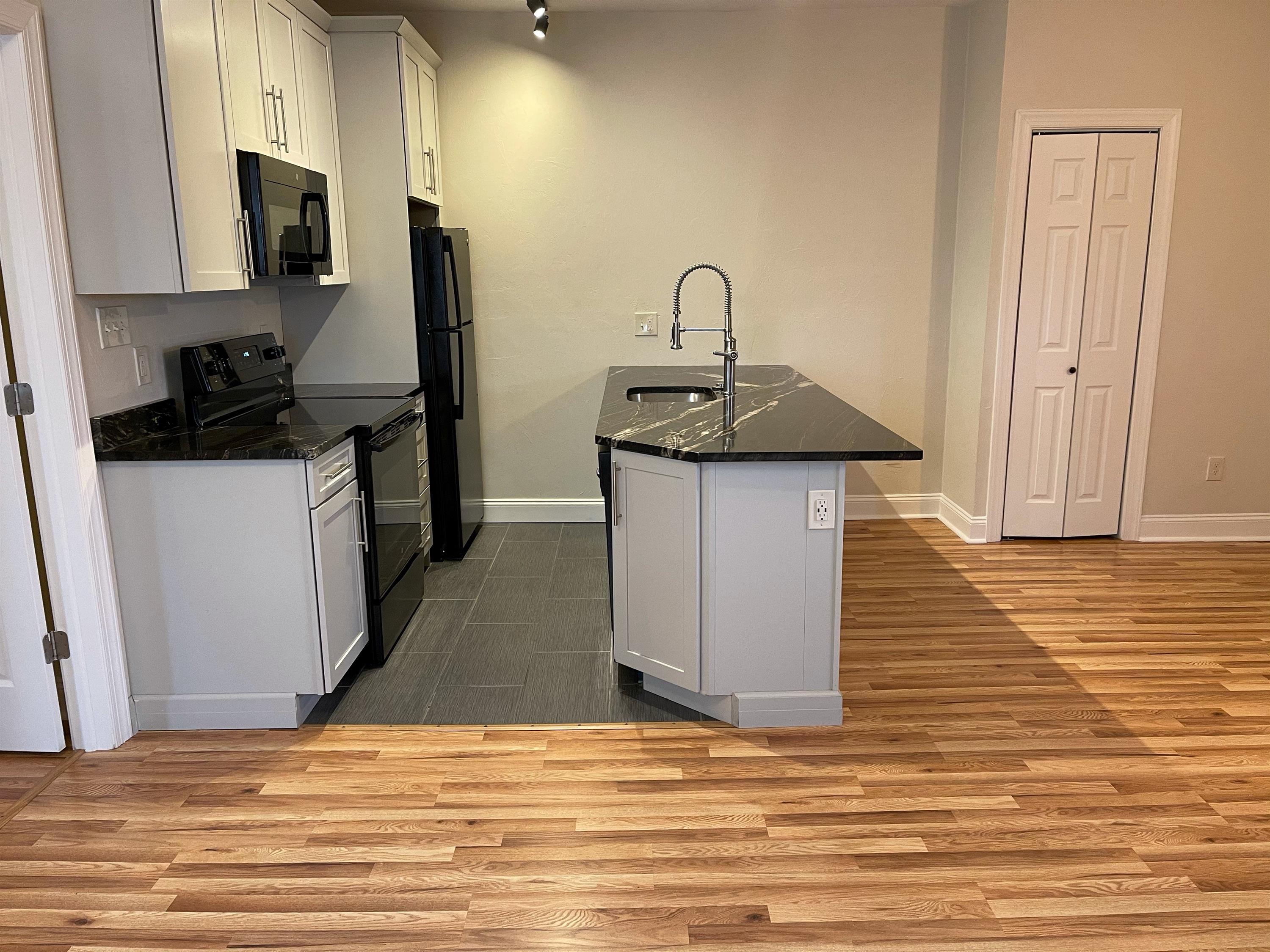 4924 Centre Ave #5