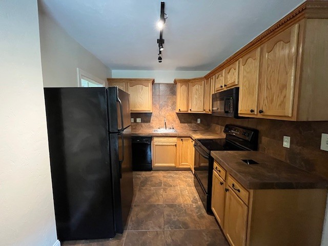 214 Stratford Ave. #1