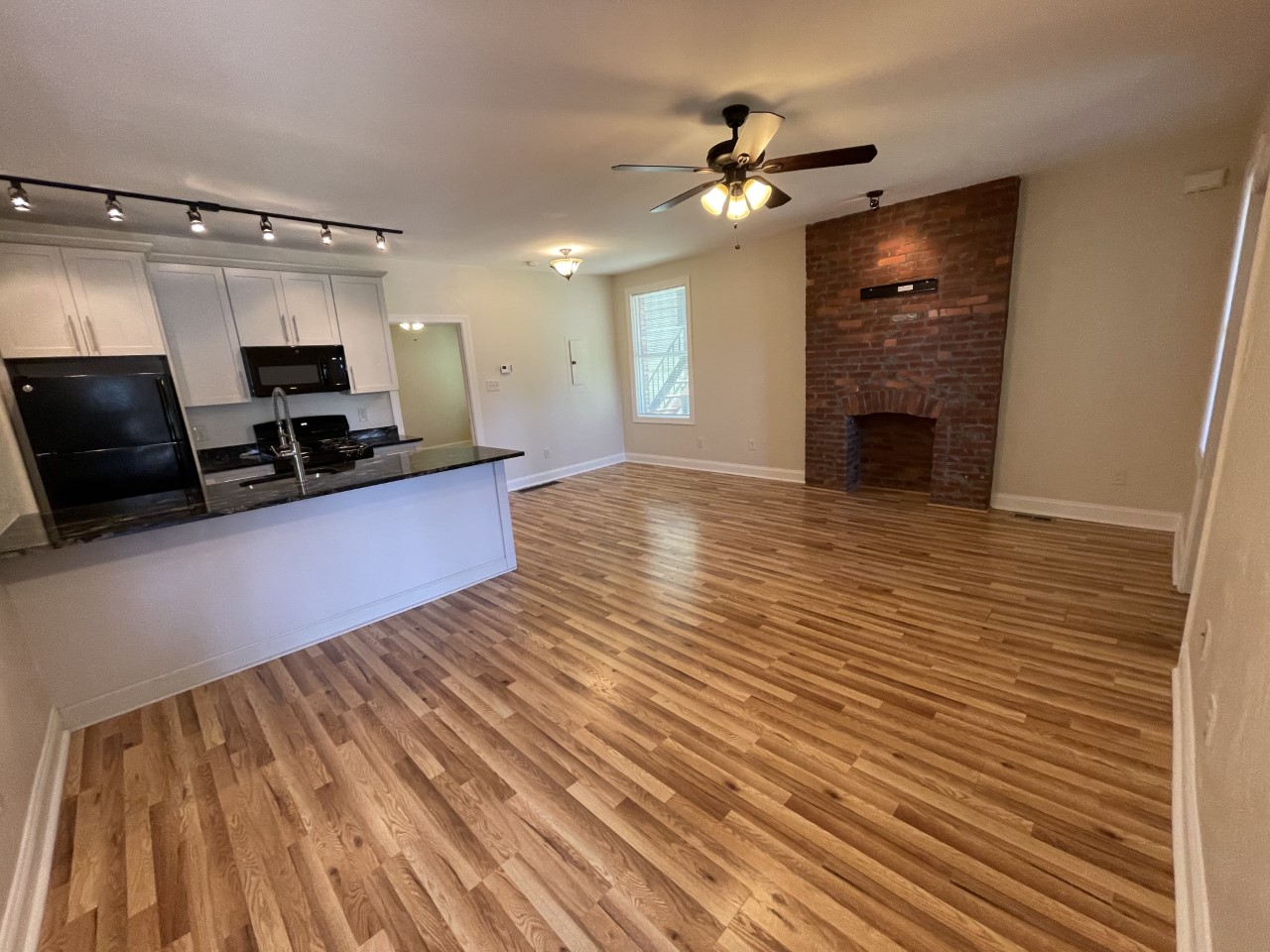 4924 Centre Ave #2